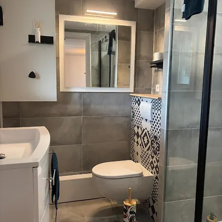 Independent With Terrace And Garden Apartment *